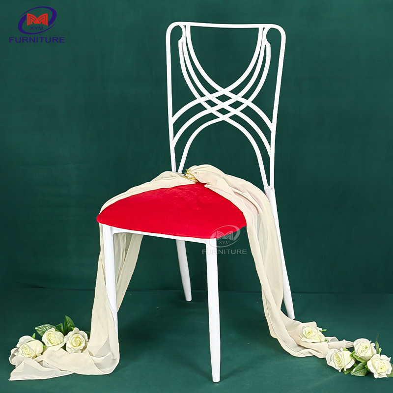 Iron Metal Wedding Chiavari Chair With Red Cushion